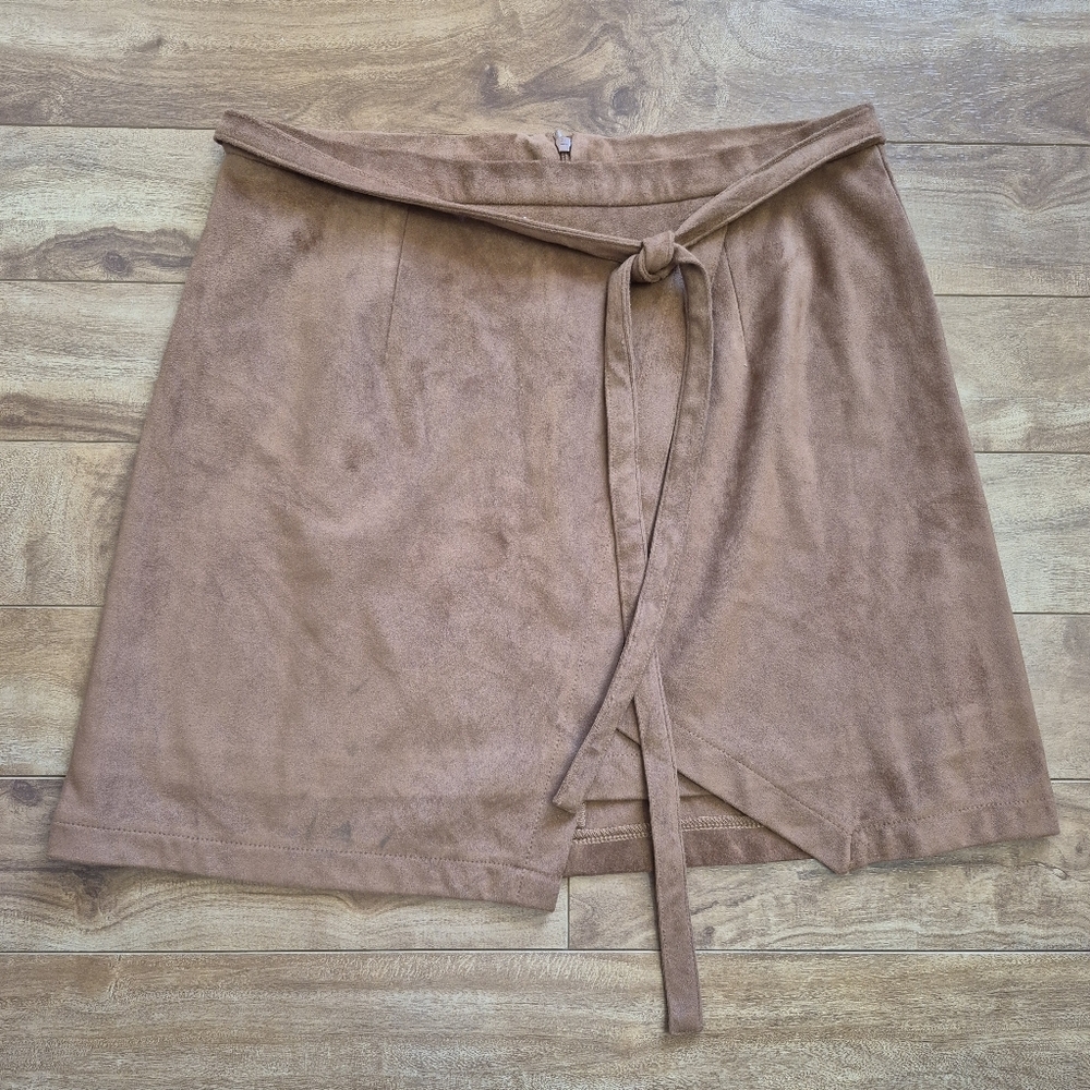 Living Doll Women's Brown Faux Suede Wrap Mini Skirt with Tie Belt Size M - Picture 2 of 5